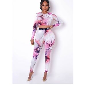 Womens Two Piece Marble Set